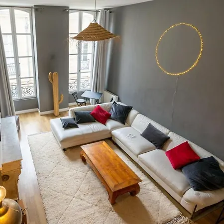 Apartmán Contemporary Furnished Duplex With 3 Bedrooms Near Amenities *