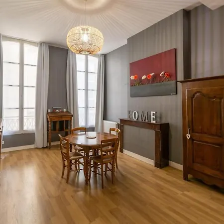 Apartmán Contemporary Furnished Duplex With 3 Bedrooms Near Amenities *