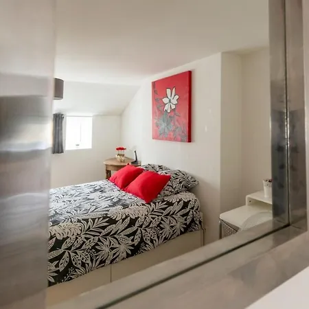 Contemporary Furnished Duplex With 3 Bedrooms Near Amenities *