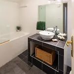 Апартаменты Contemporary Furnished Duplex With 3 Bedrooms Near Amenities Бордо